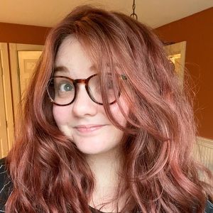 Meet your Posher, Lauren